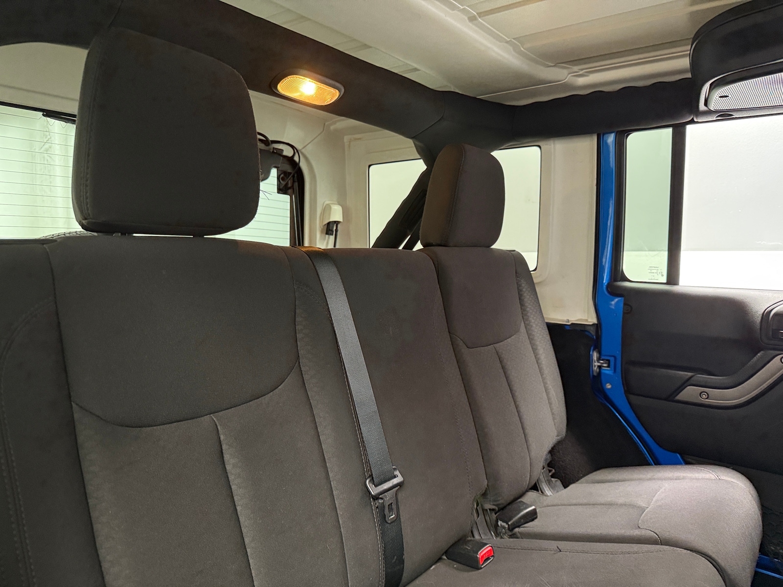 Thumbnail: 2015 Jeep Wrangler - 6