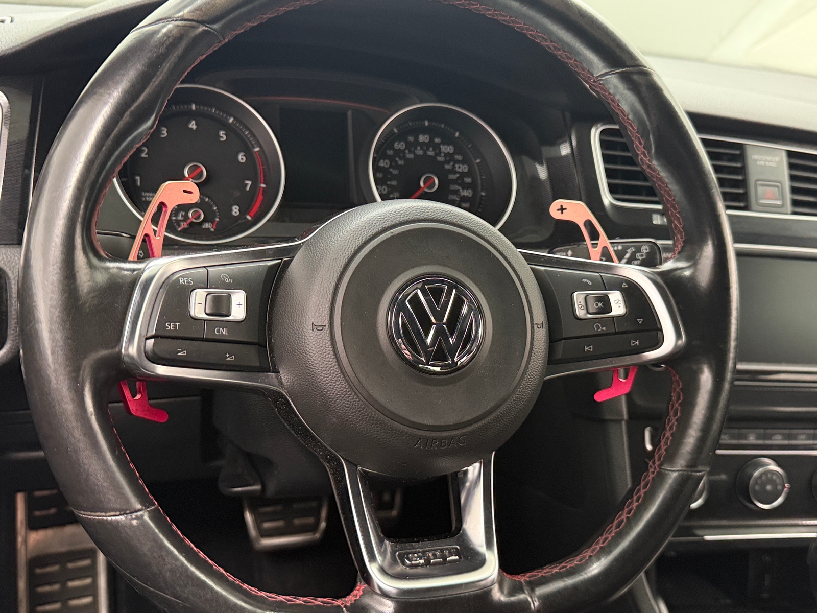 Thumbnail: 2016 Volkswagen Golf - 5