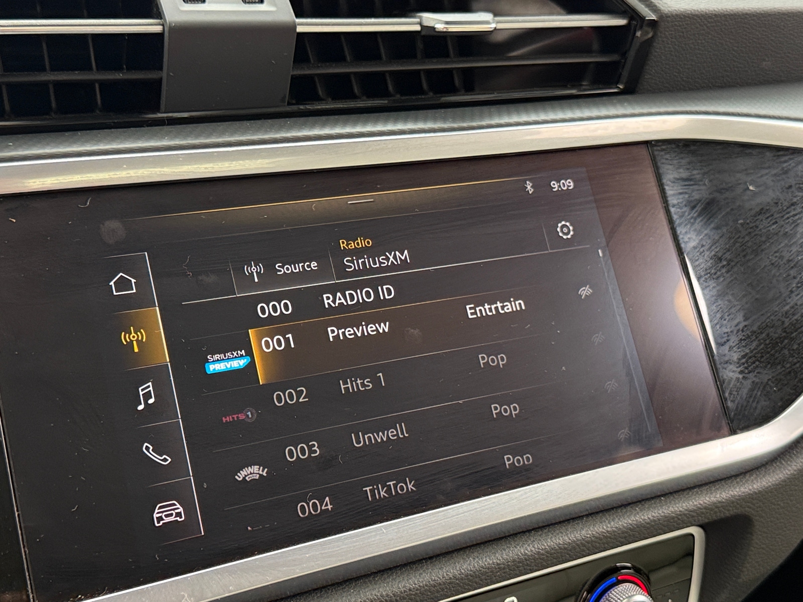 Thumbnail: 2021 Audi Q3 - 3