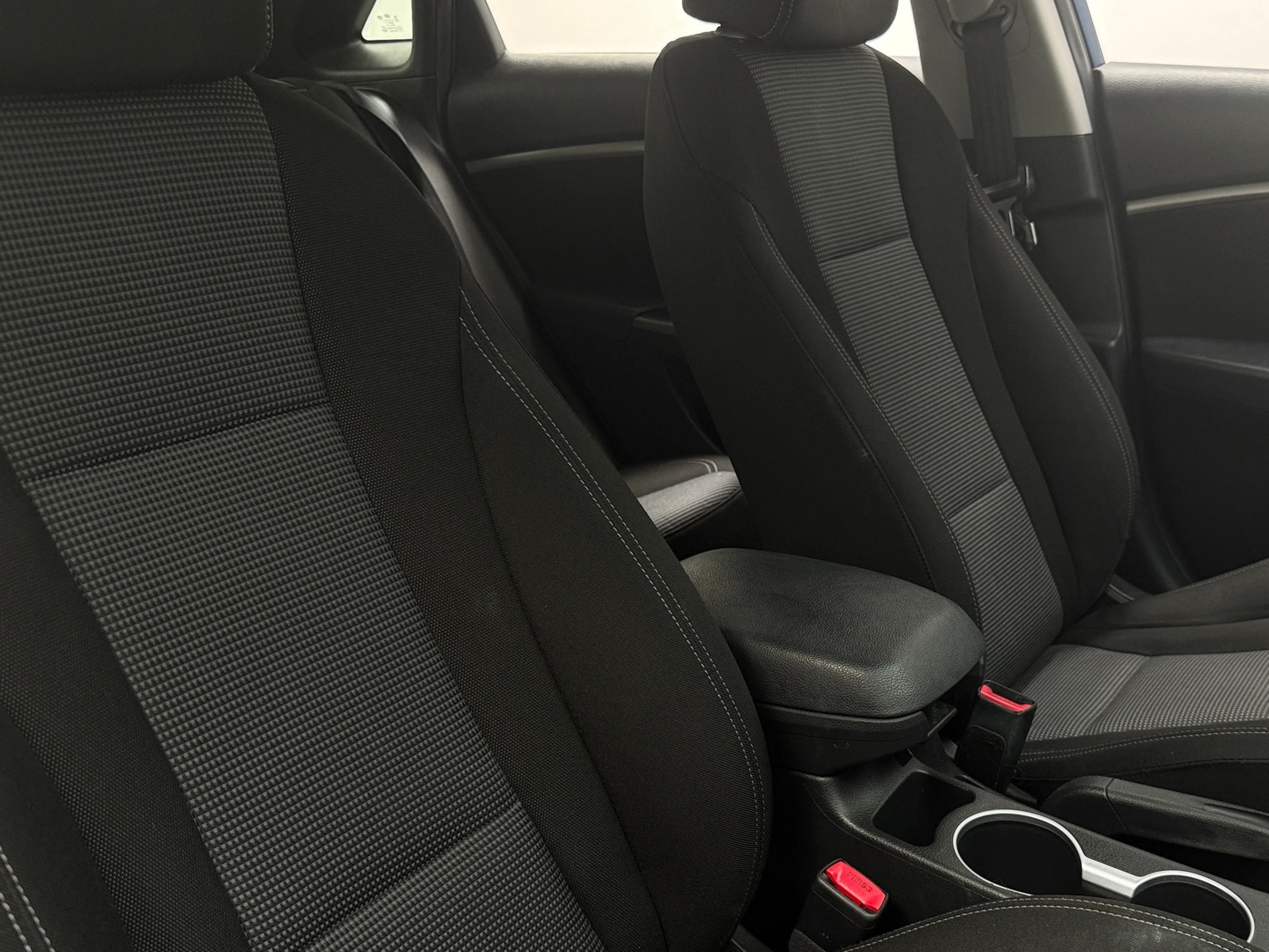 Thumbnail: 2016 Hyundai Elantra - 2