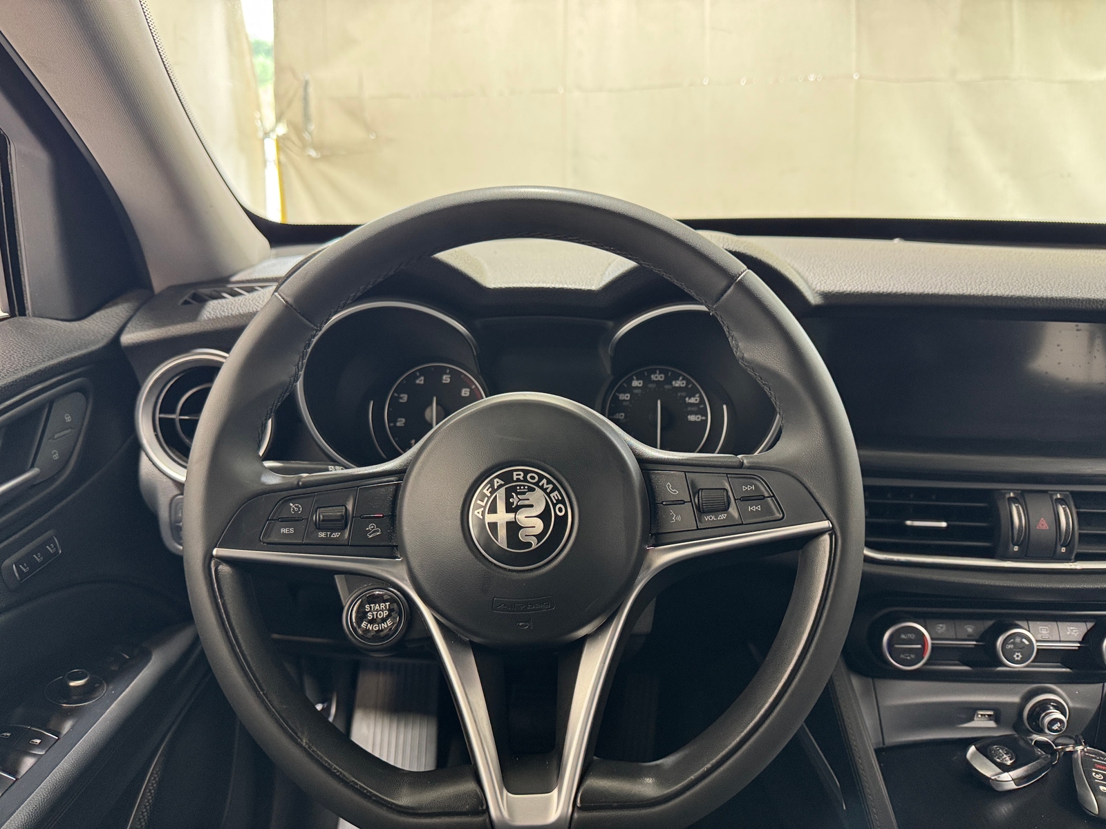 Thumbnail: 2018 Alfa Romeo Stelvio - 4