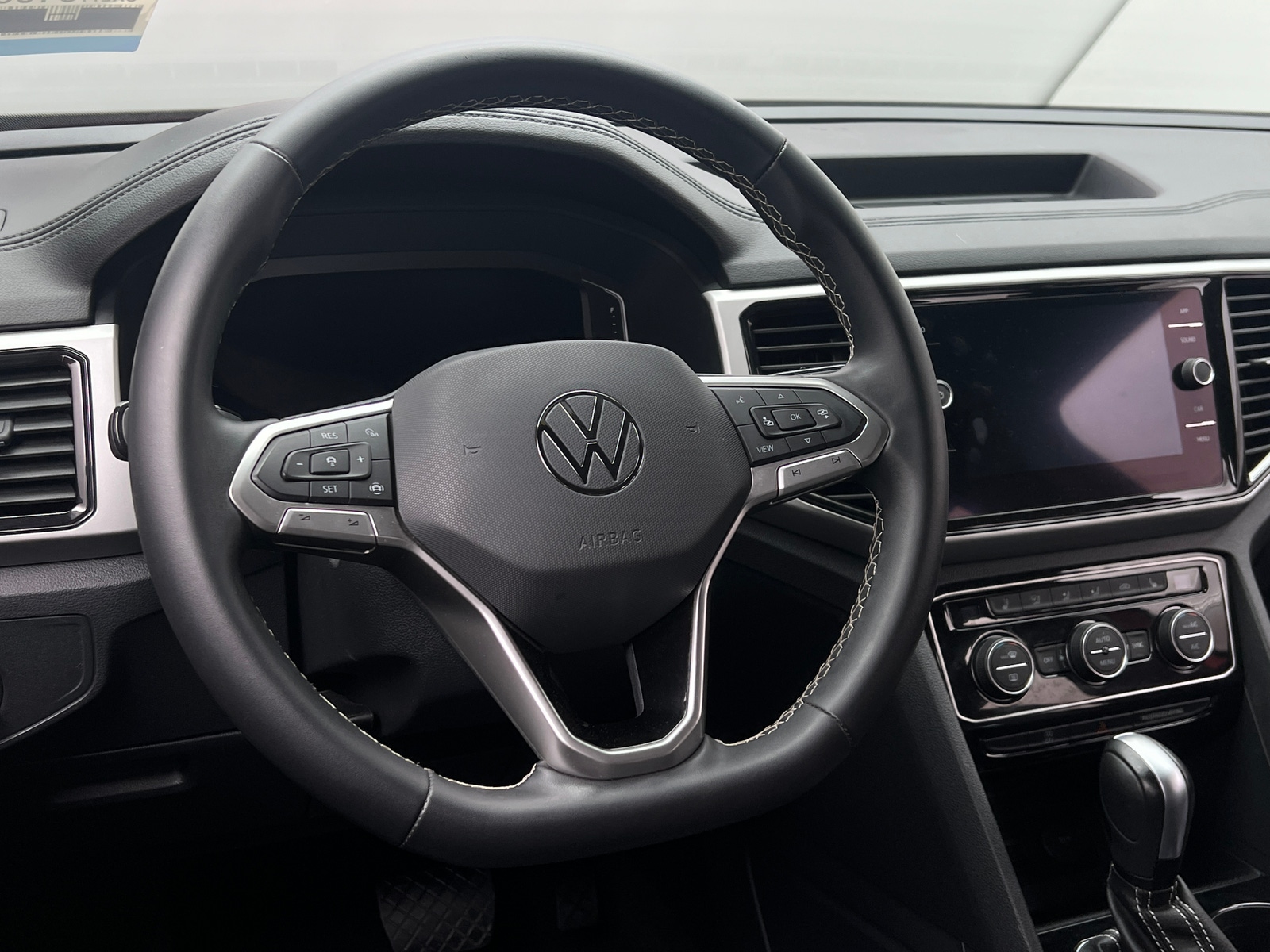 Thumbnail: 2022 Volkswagen Atlas - 4