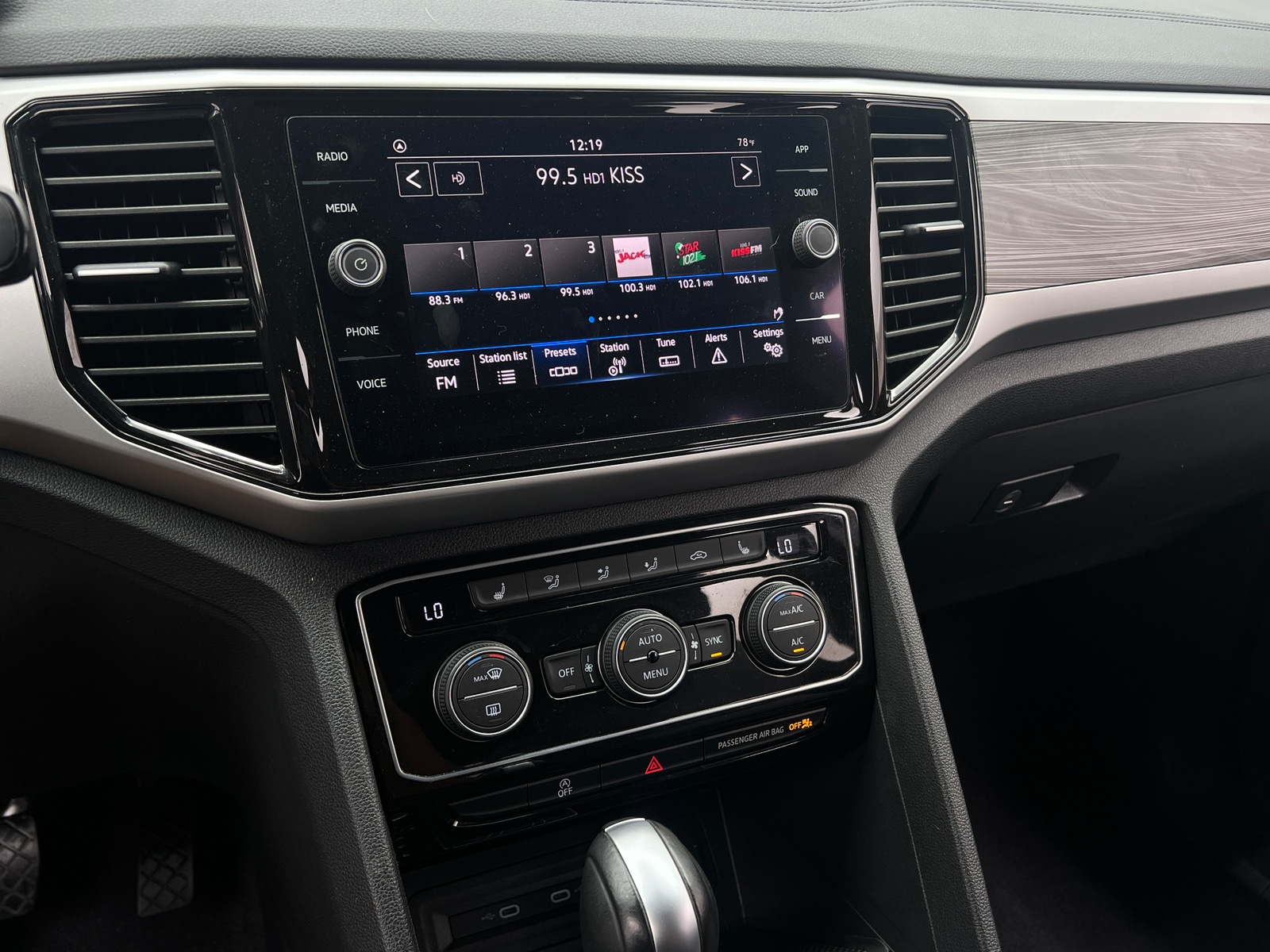 Thumbnail: 2022 Volkswagen Atlas - 3