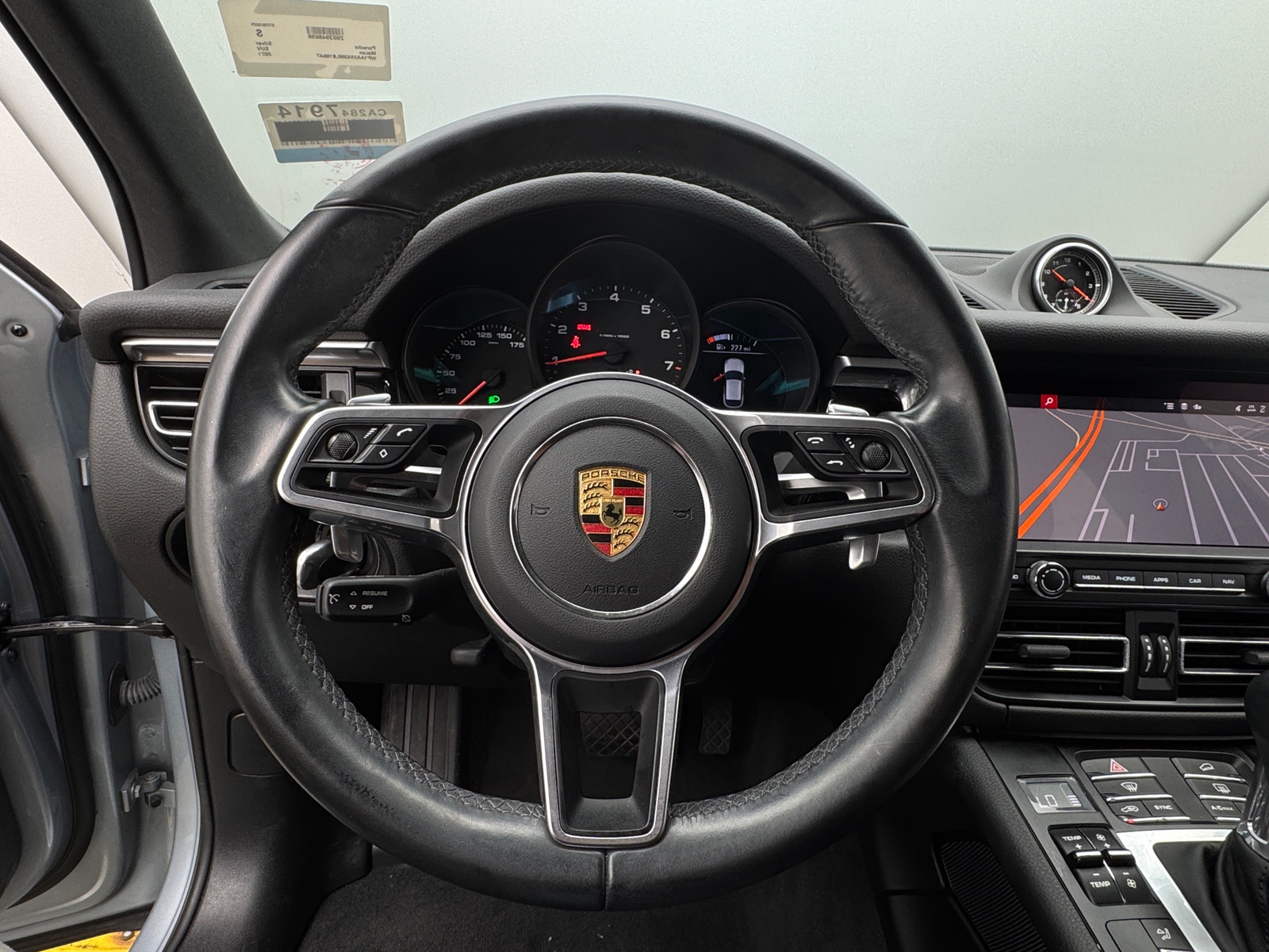 Thumbnail: 2021 Porsche Macan - 5