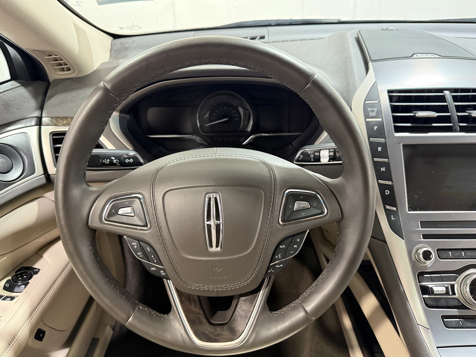 Thumbnail: 2020 Lincoln MKZ - 4