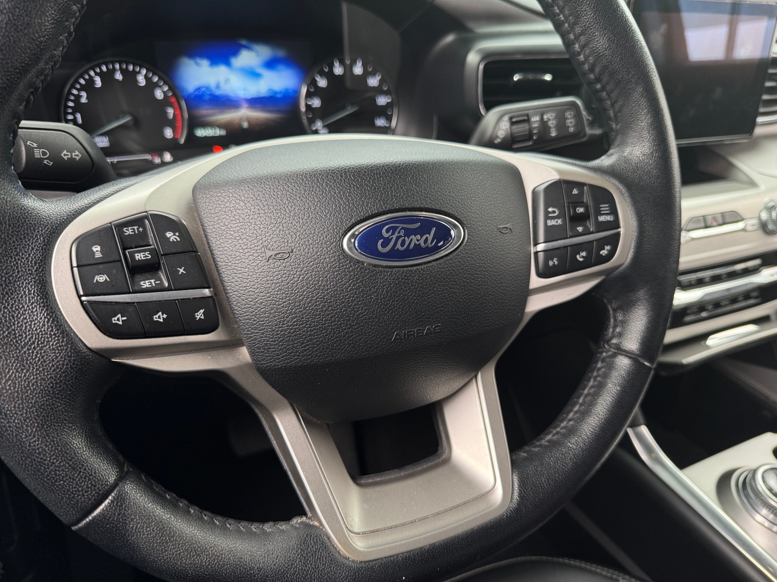 Thumbnail: 2021 Ford Explorer - 5