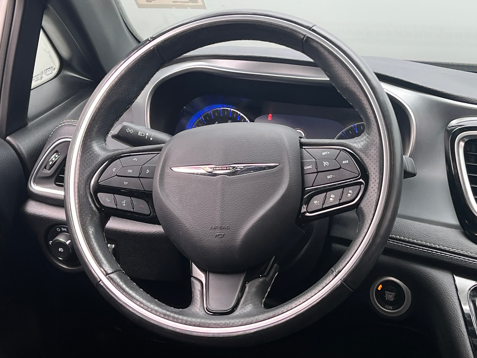 Thumbnail: 2020 Chrysler Pacifica - 4