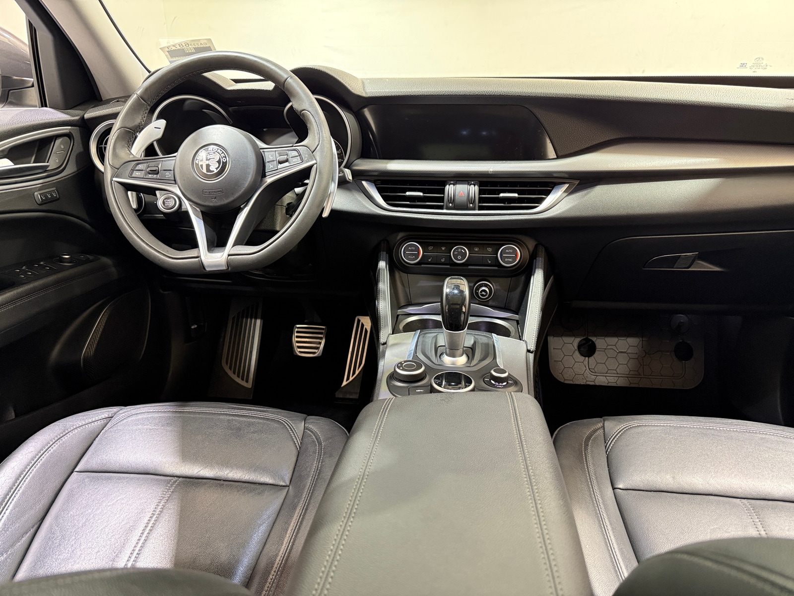 Thumbnail: 2018 Alfa Romeo Stelvio - 2