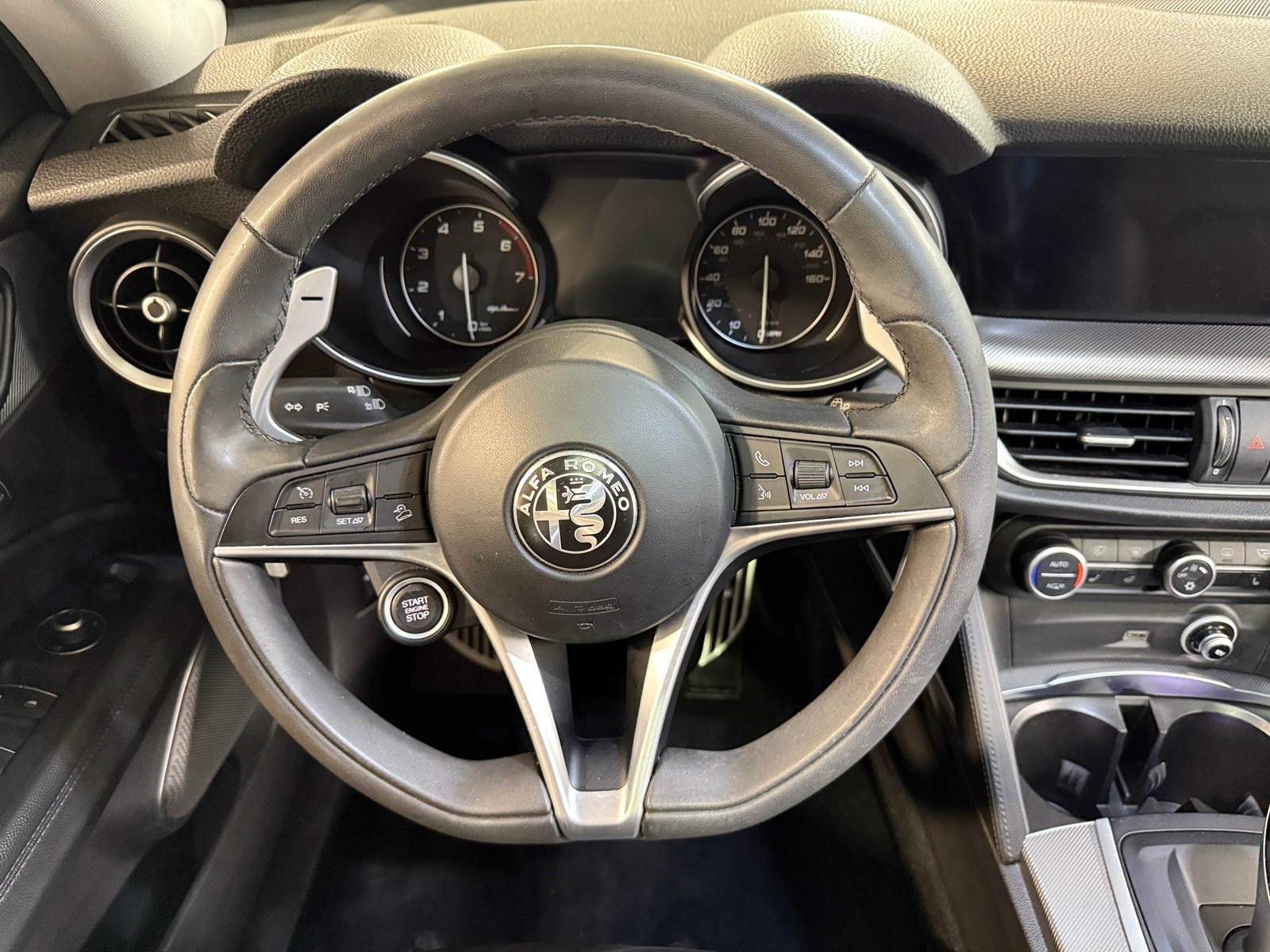 Thumbnail: 2018 Alfa Romeo Stelvio - 4