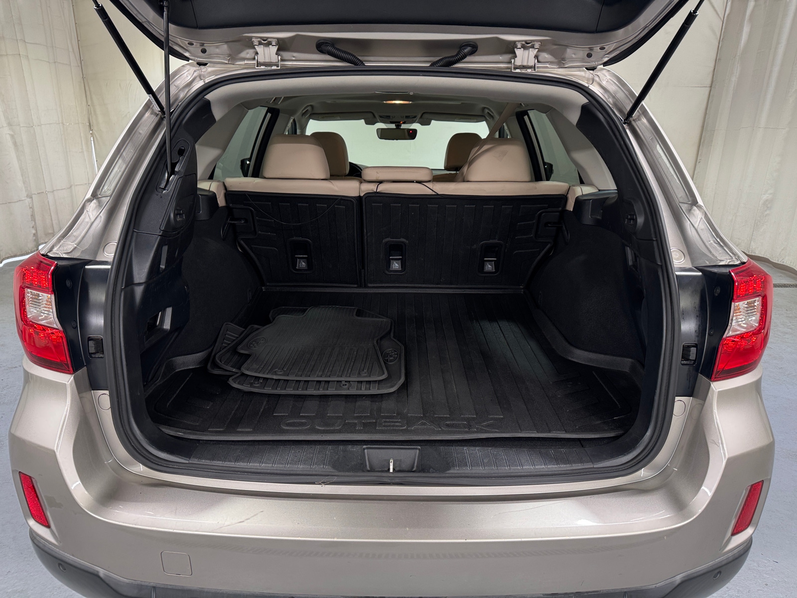 Thumbnail: 2017 Subaru Outback - 6