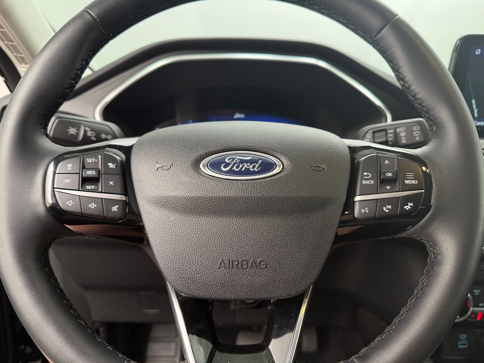Thumbnail: 2022 Ford Escape - 4