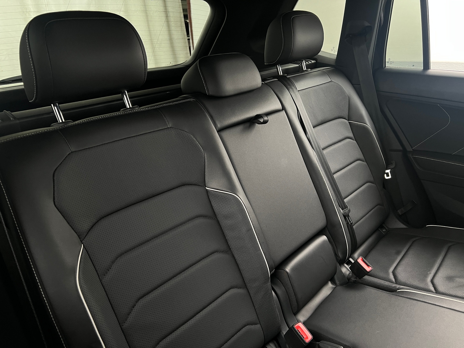 Thumbnail: 2022 Volkswagen Tiguan - 5