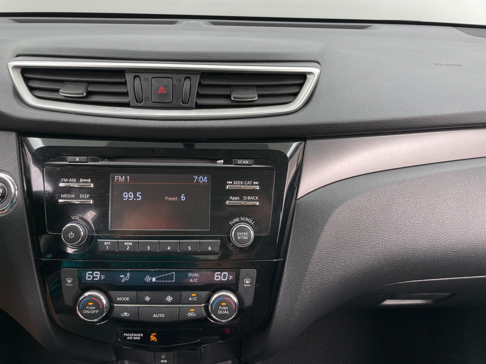 Thumbnail: 2015 Nissan Rogue - 4