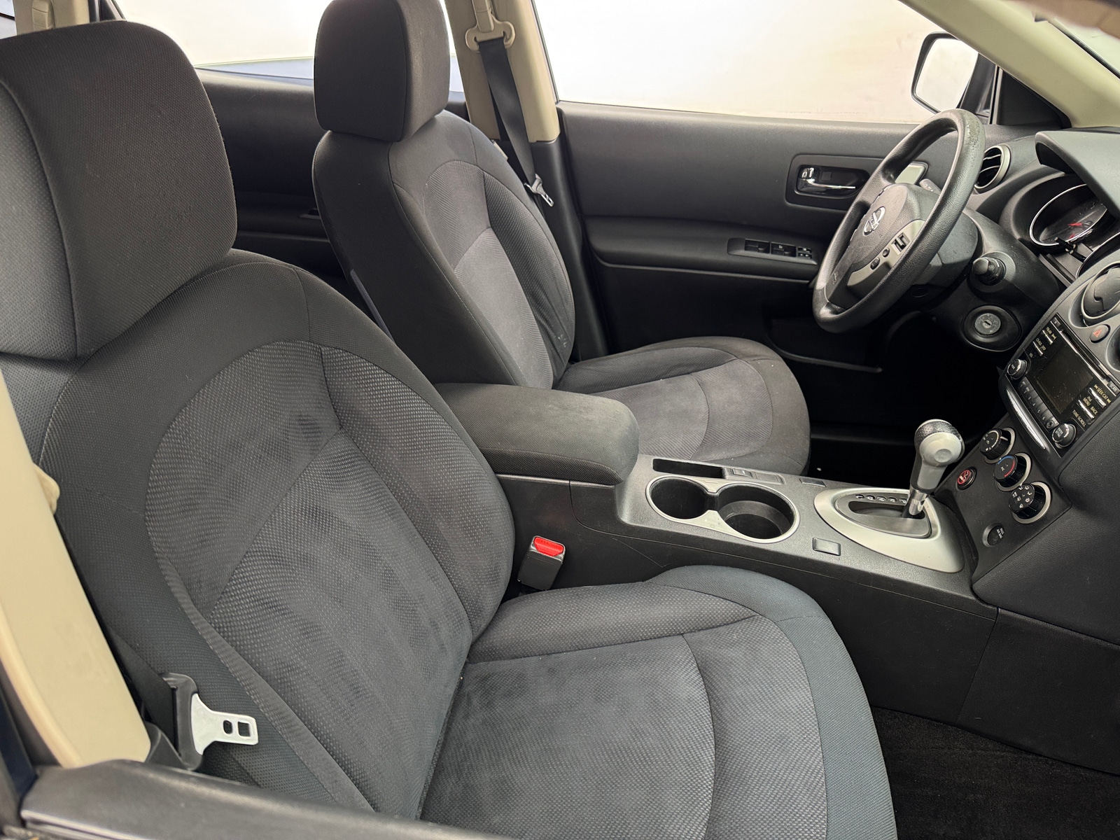 Thumbnail: 2014 Nissan Rogue - 2