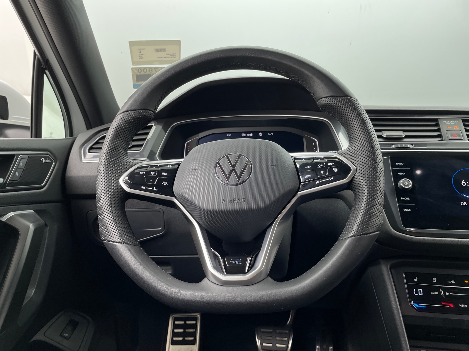 Thumbnail: 2024 Volkswagen Tiguan - 4