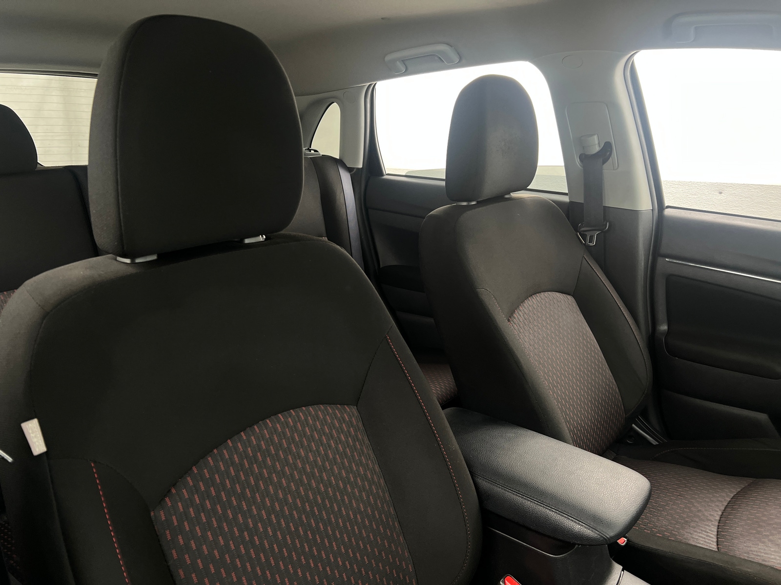 Thumbnail: 2019 Mitsubishi Outlander Sport - 2