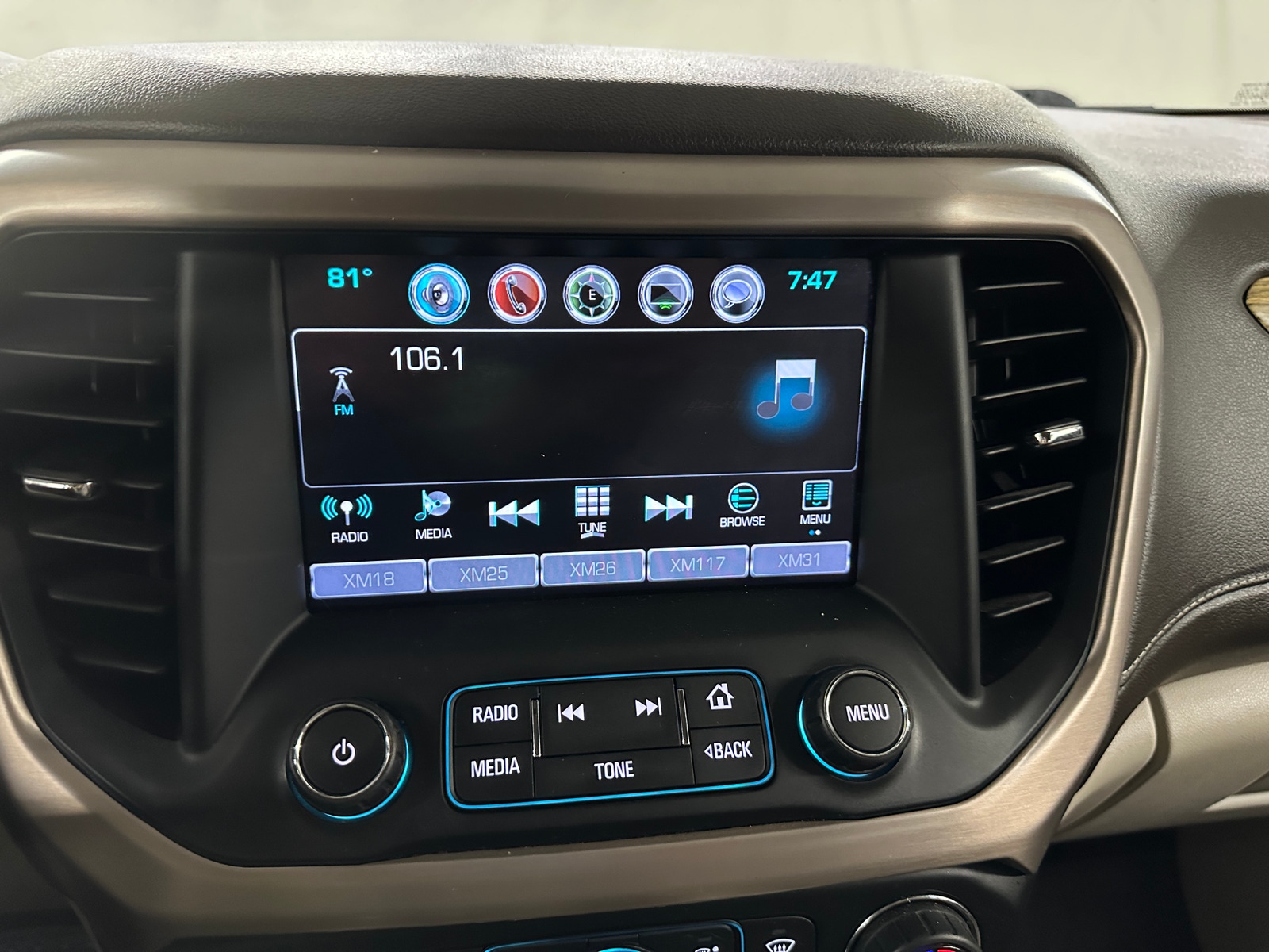 Thumbnail: 2019 GMC Acadia - 3