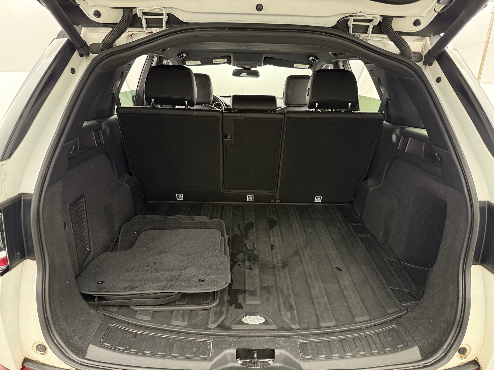 Thumbnail: 2019 Land Rover Discovery Sport - 6