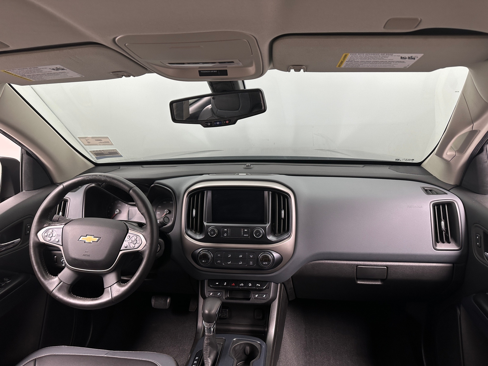 Thumbnail: 2022 Chevrolet Colorado - 3