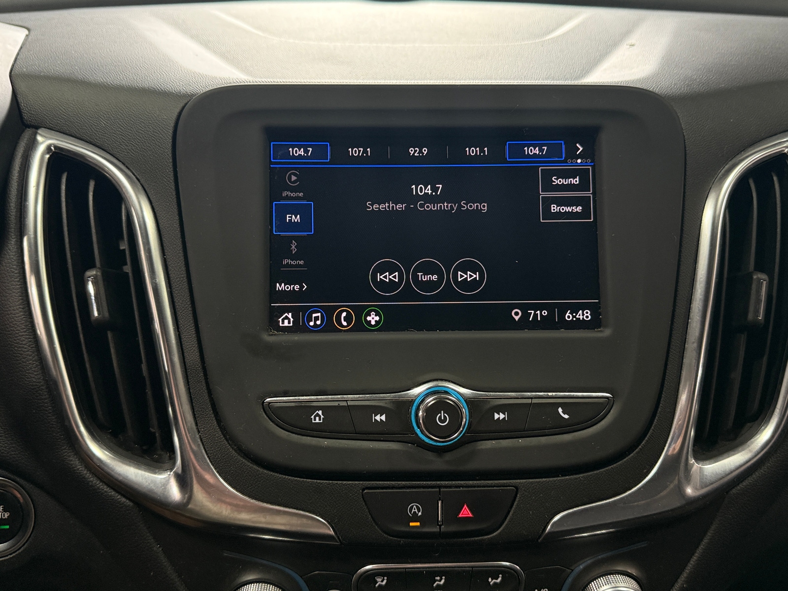 Thumbnail: 2022 Chevrolet Equinox - 4