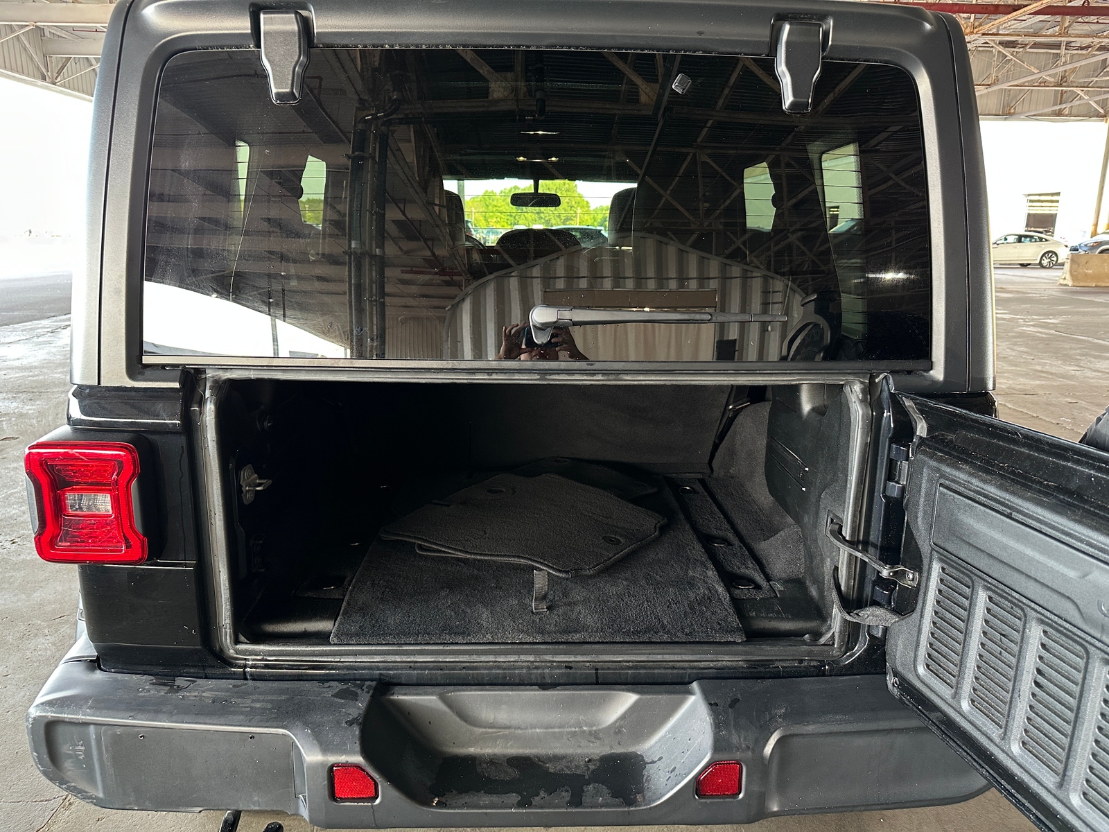 Thumbnail: 2019 Jeep Wrangler - 6