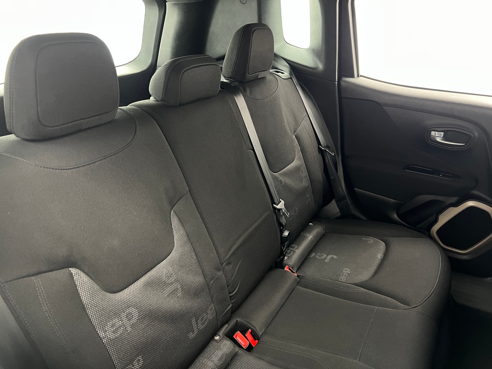 Thumbnail: 2016 Jeep Renegade - 6
