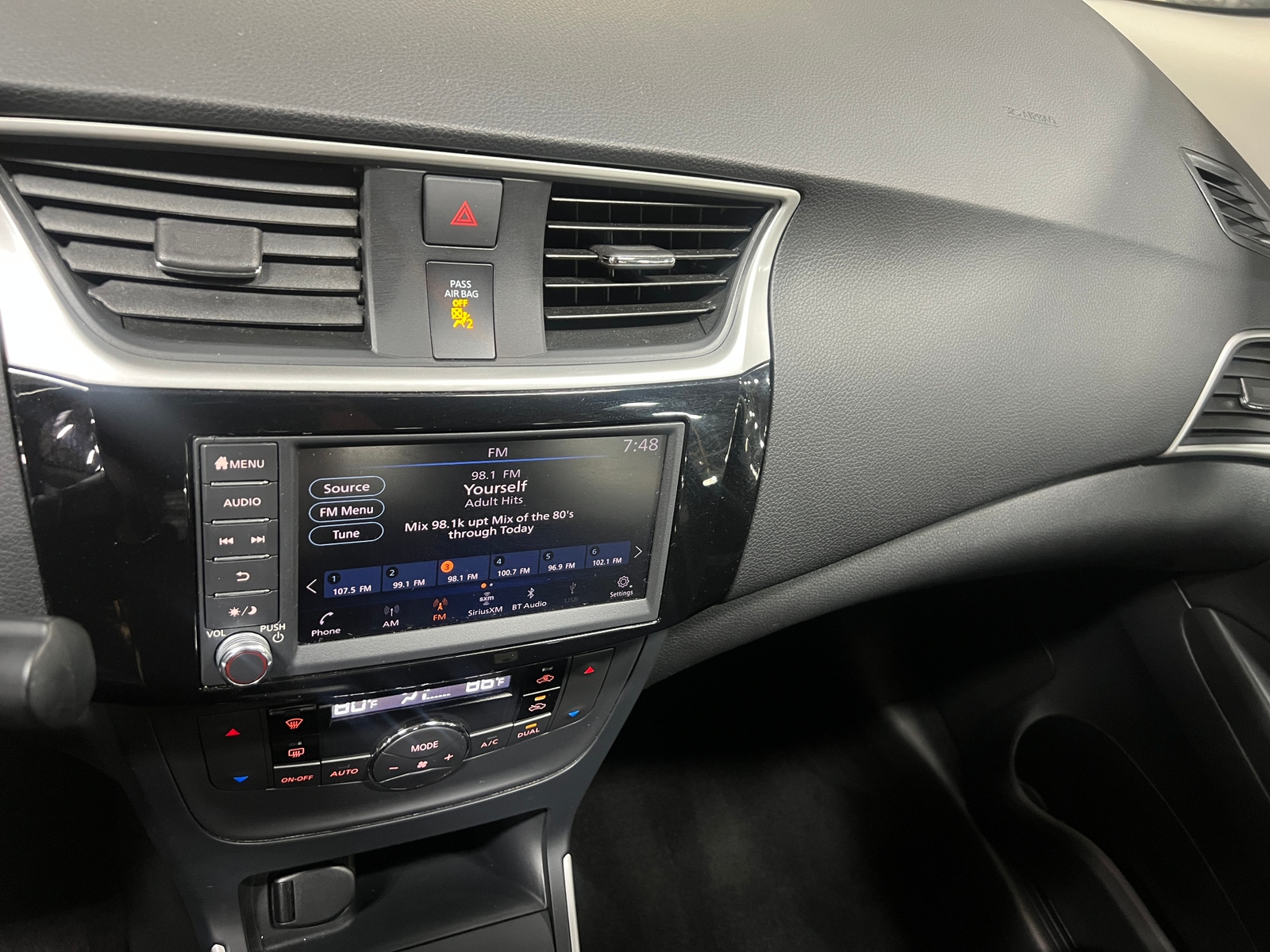 Thumbnail: 2019 Nissan Sentra - 4