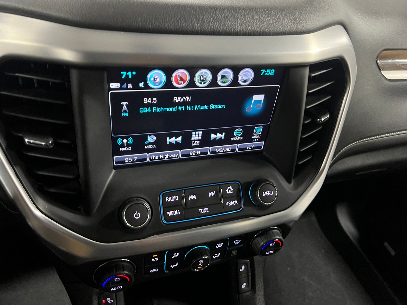 Thumbnail: 2019 GMC Acadia - 4