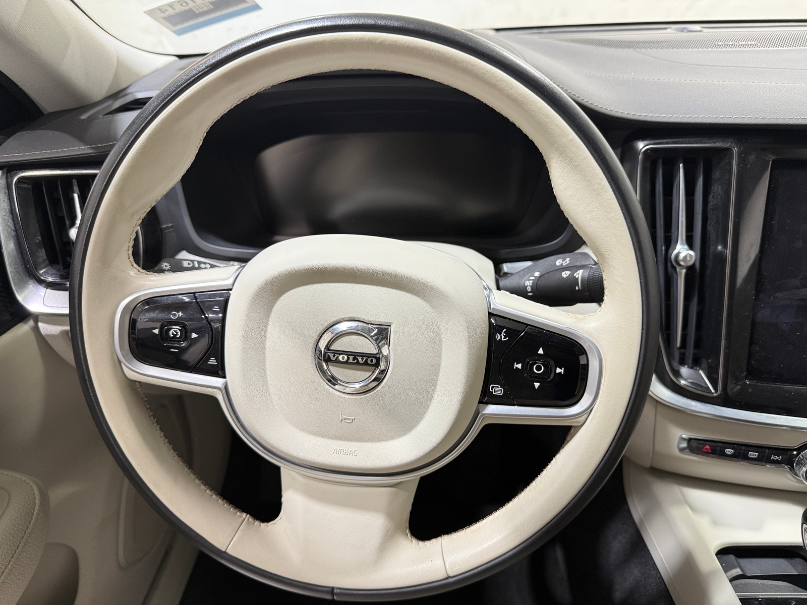 Thumbnail: 2021 Volvo S60 - 4