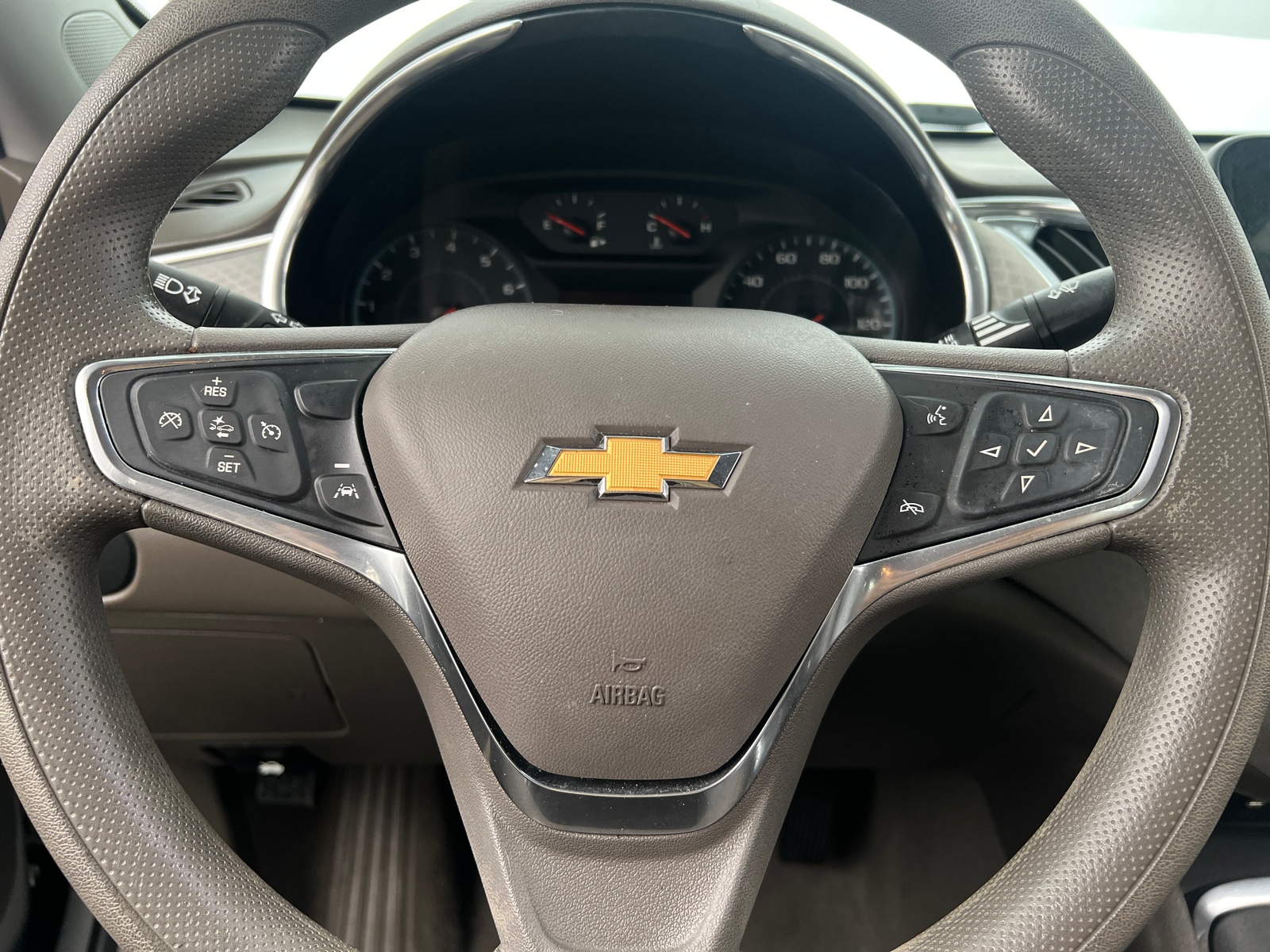Thumbnail: 2020 Chevrolet Malibu - 5