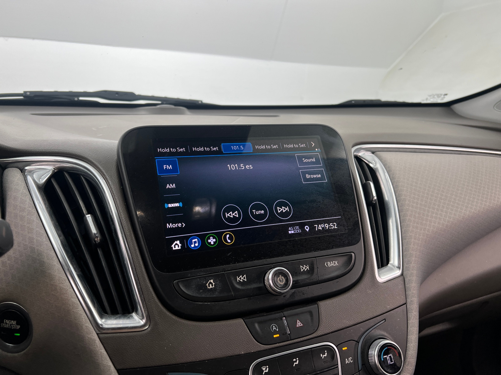 Thumbnail: 2020 Chevrolet Malibu - 4