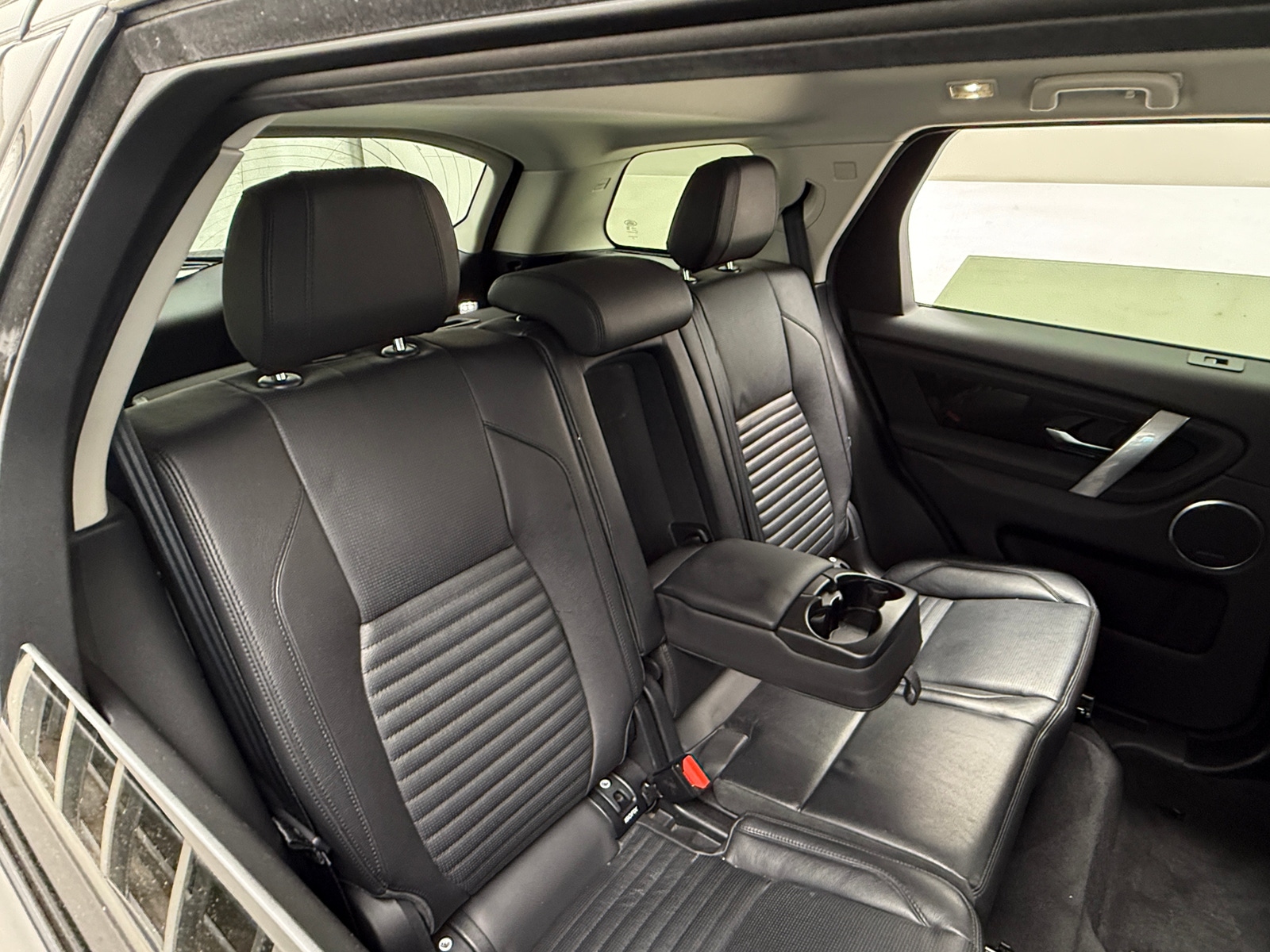 Thumbnail: 2020 Land Rover Discovery Sport - 5