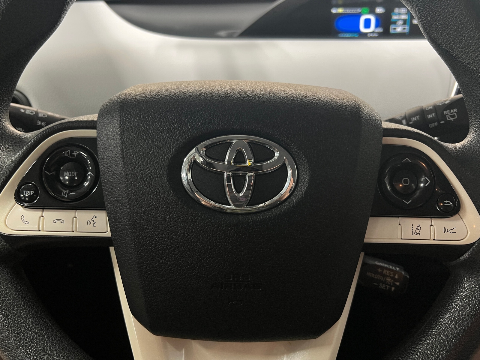Thumbnail: 2018 Toyota Prius - 5