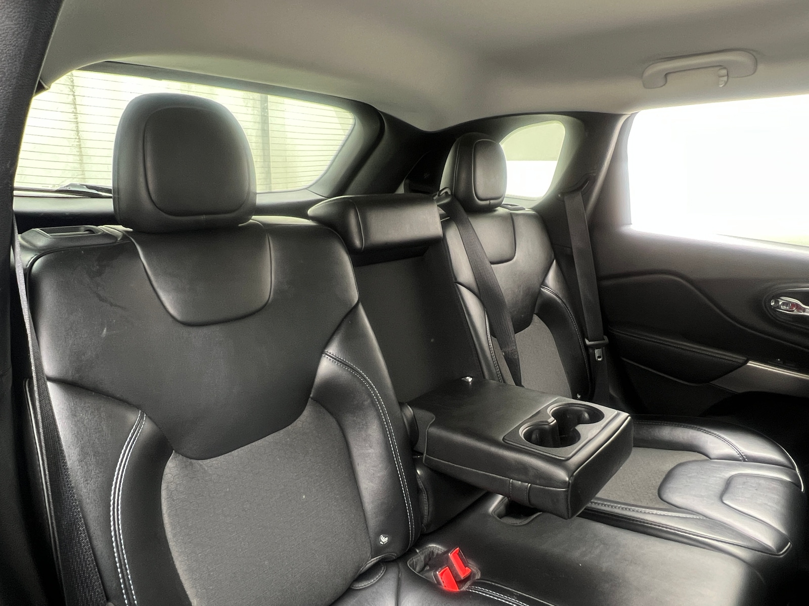 Thumbnail: 2019 Jeep Cherokee - 6