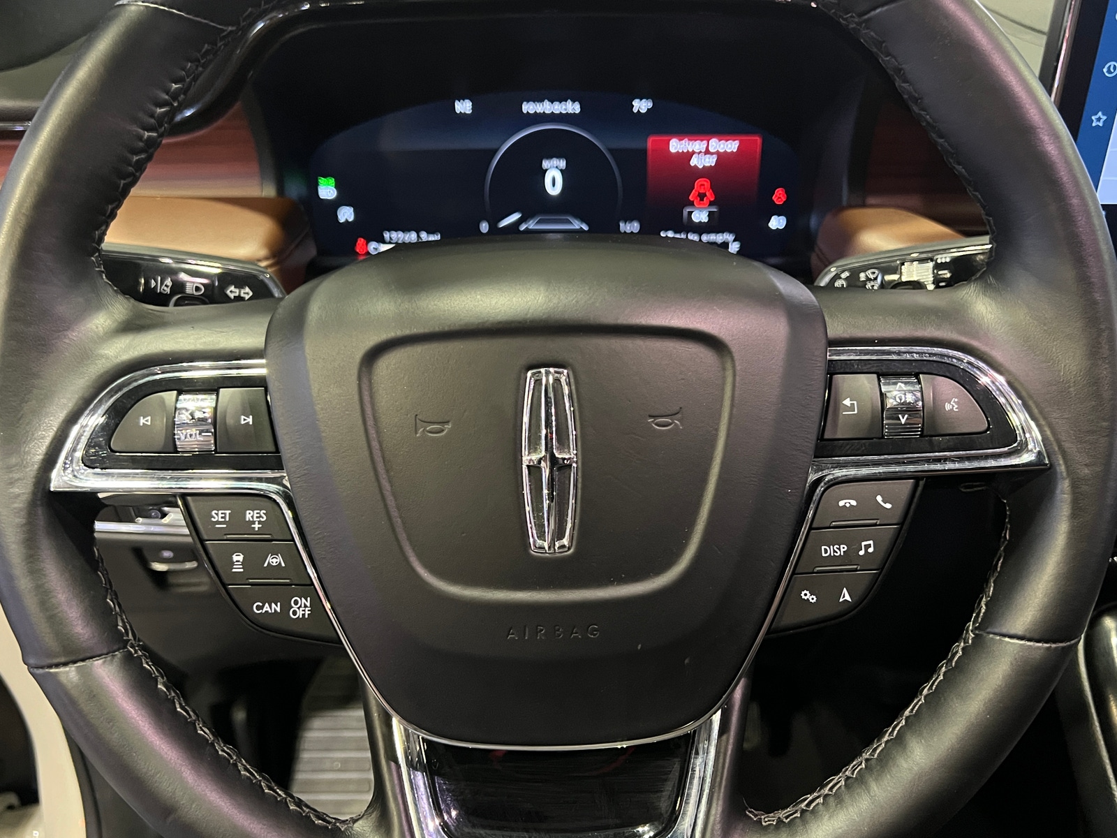 Thumbnail: 2023 Lincoln Nautilus - 4