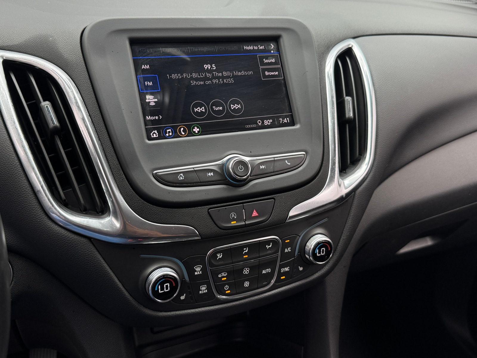 Thumbnail: 2022 Chevrolet Equinox - 4