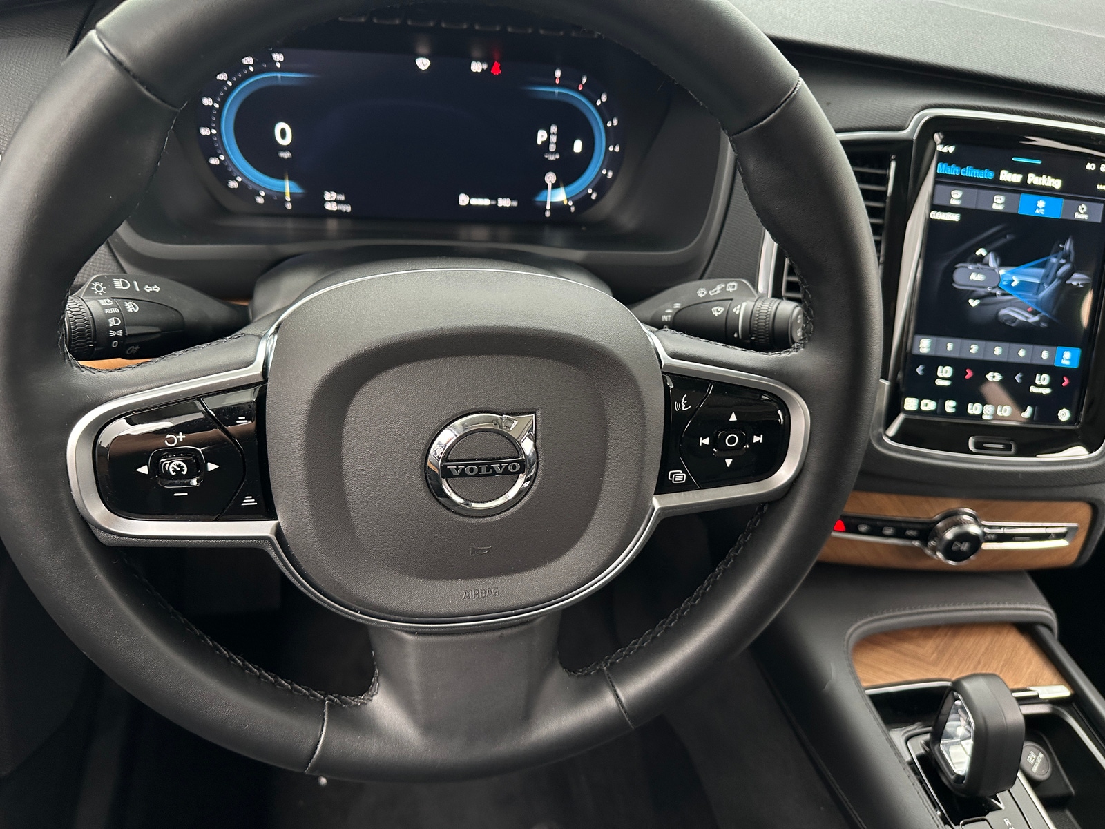 Thumbnail: 2025 Volvo XC90 - 4