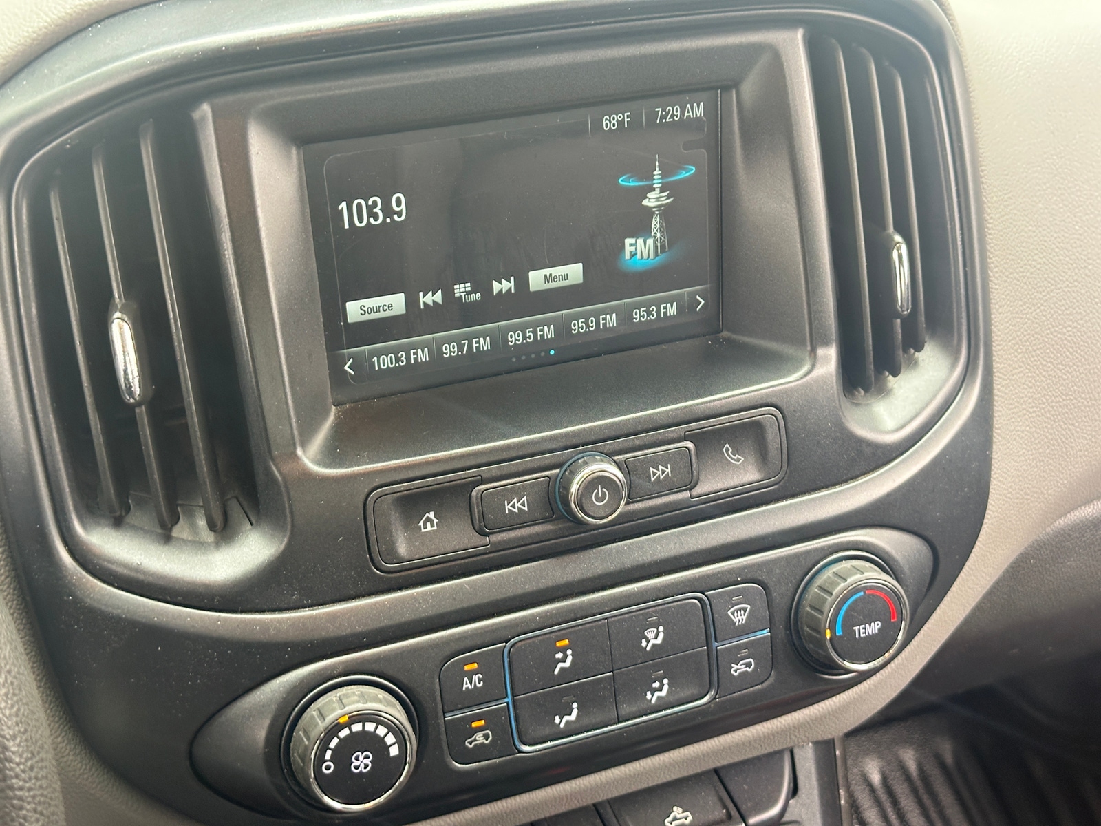 Thumbnail: 2018 Chevrolet Colorado - 4