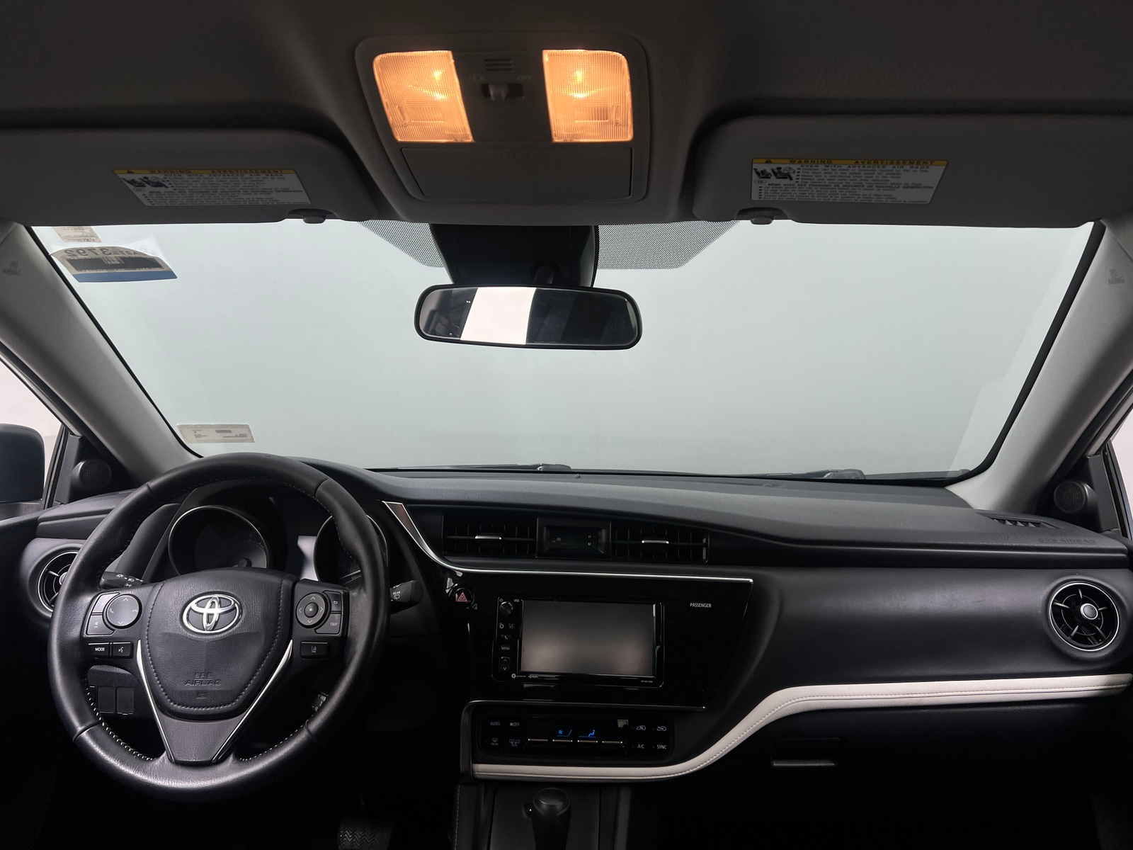 Thumbnail: 2018 Toyota Corolla iM - 3