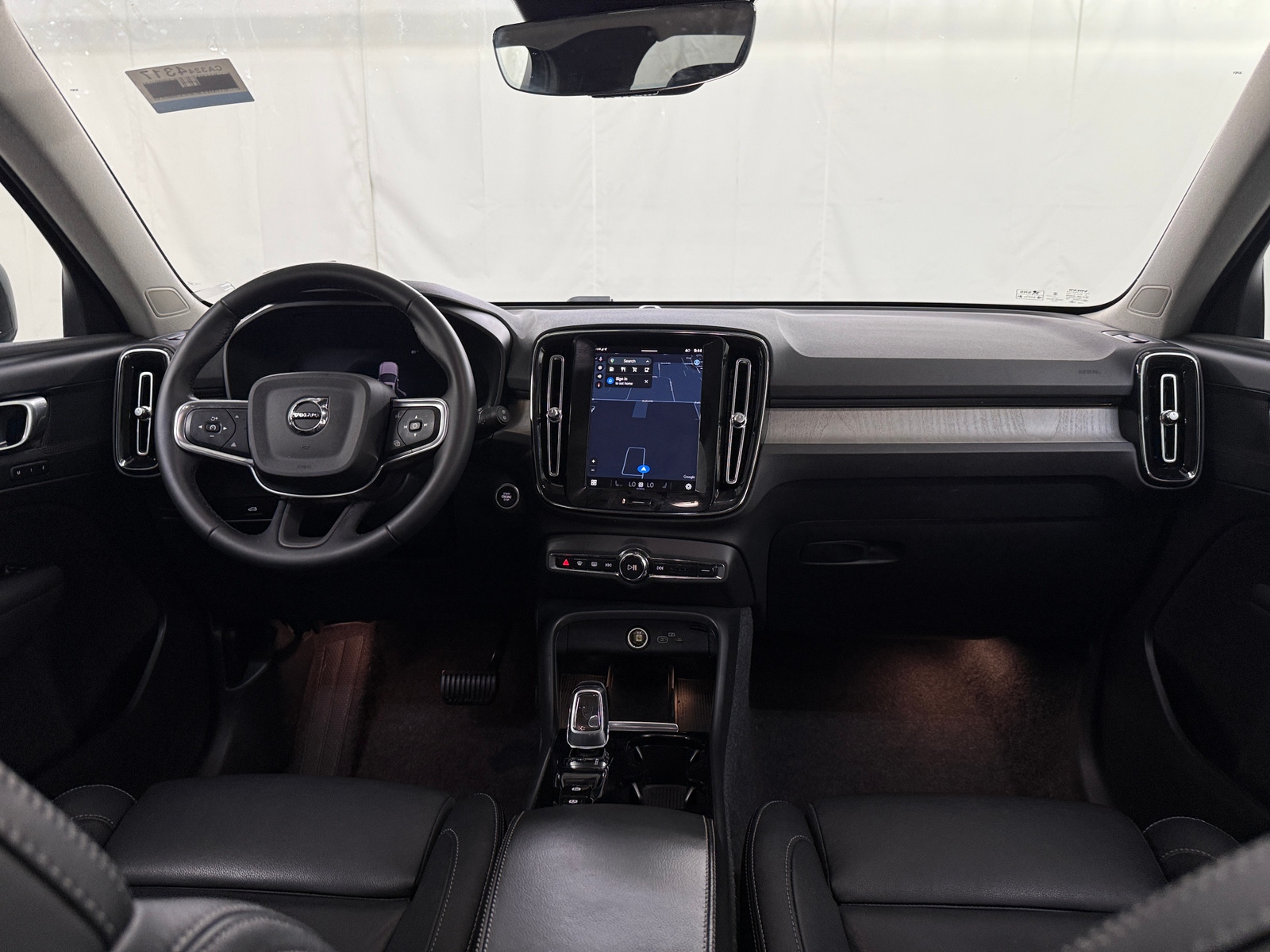 Thumbnail: 2025 Volvo XC40 - 2
