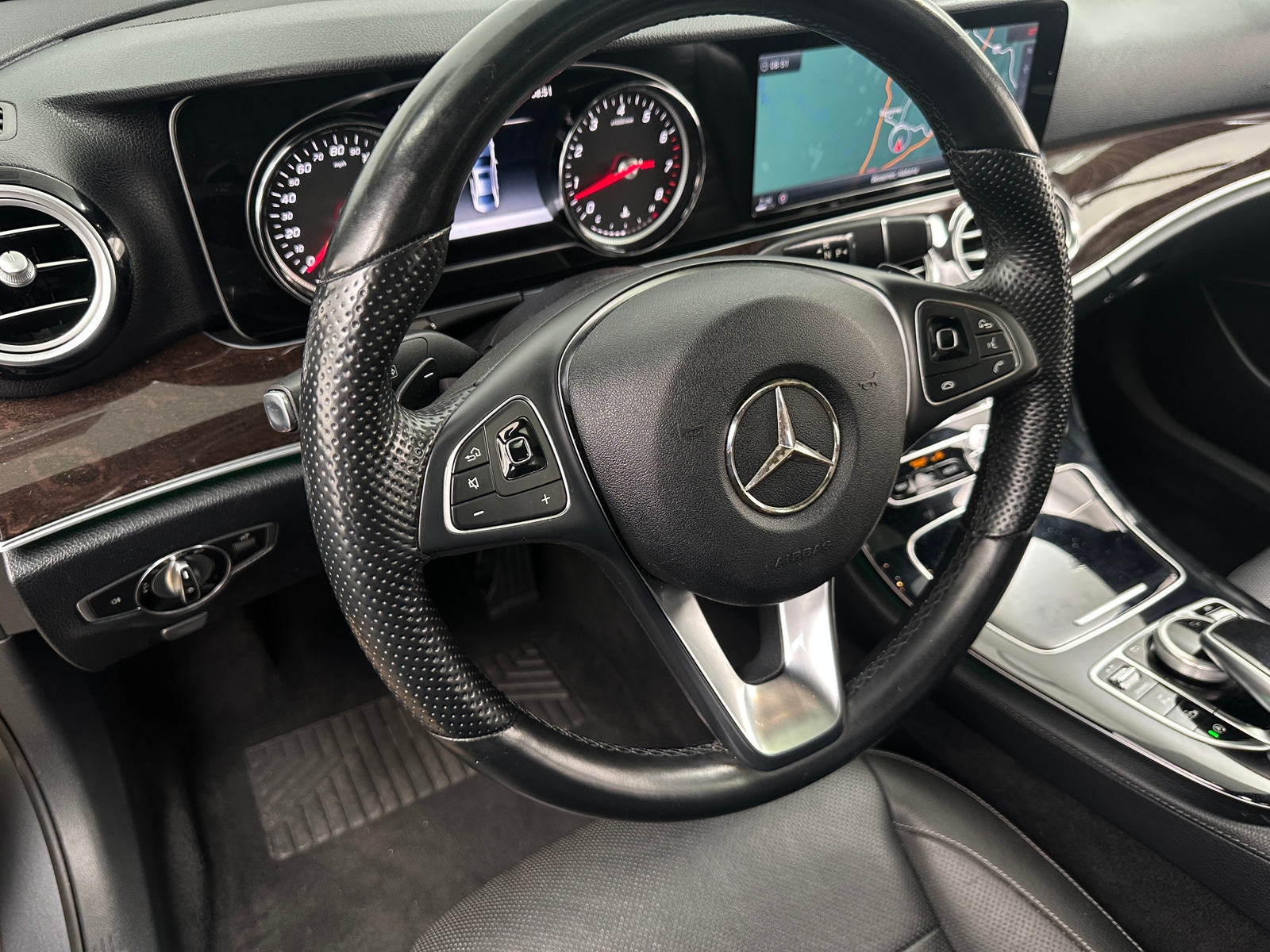 Thumbnail: 2017 Mercedes-Benz E-Class - 4