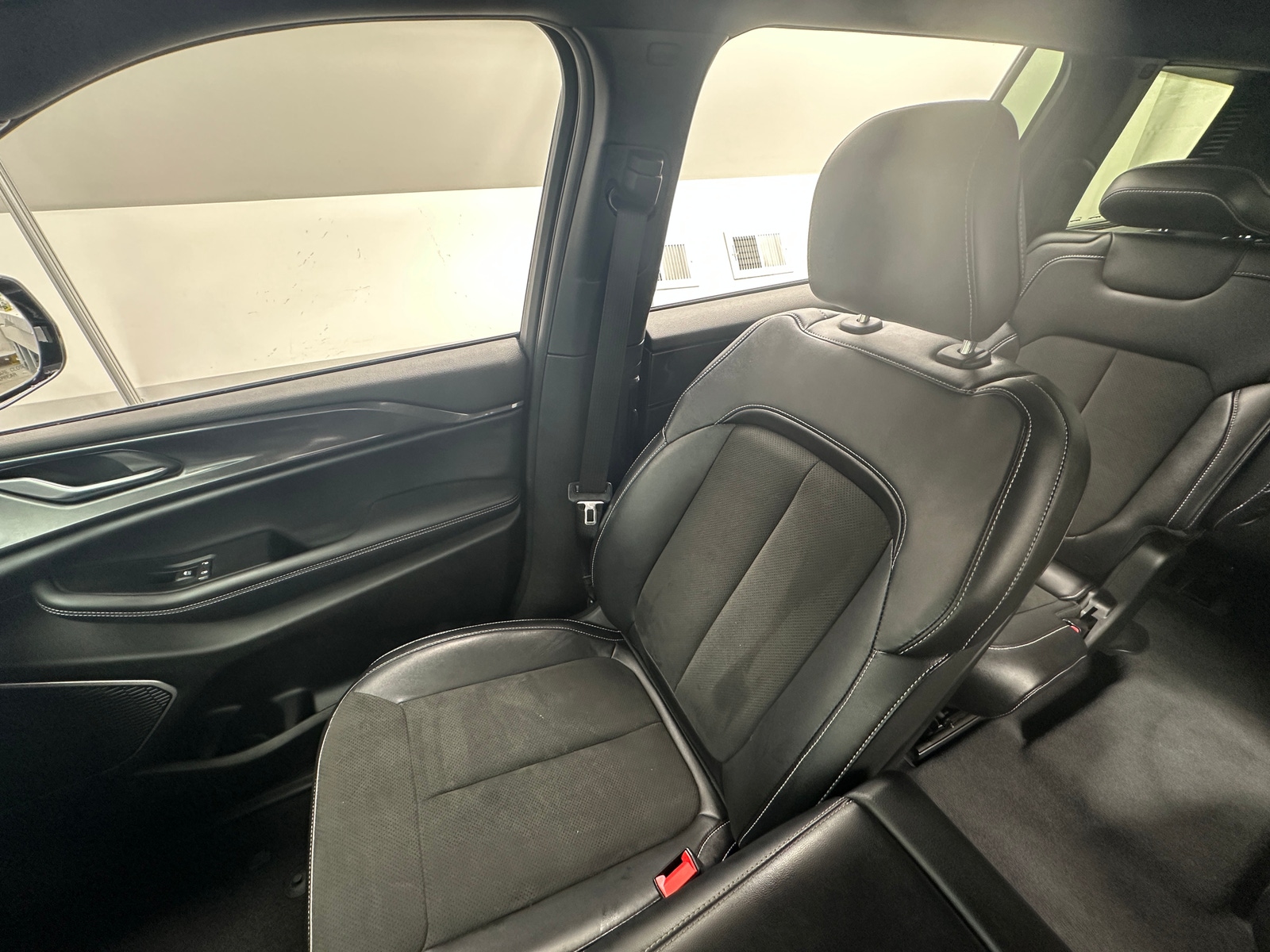 Thumbnail: 2022 Jeep Grand Cherokee L - 2