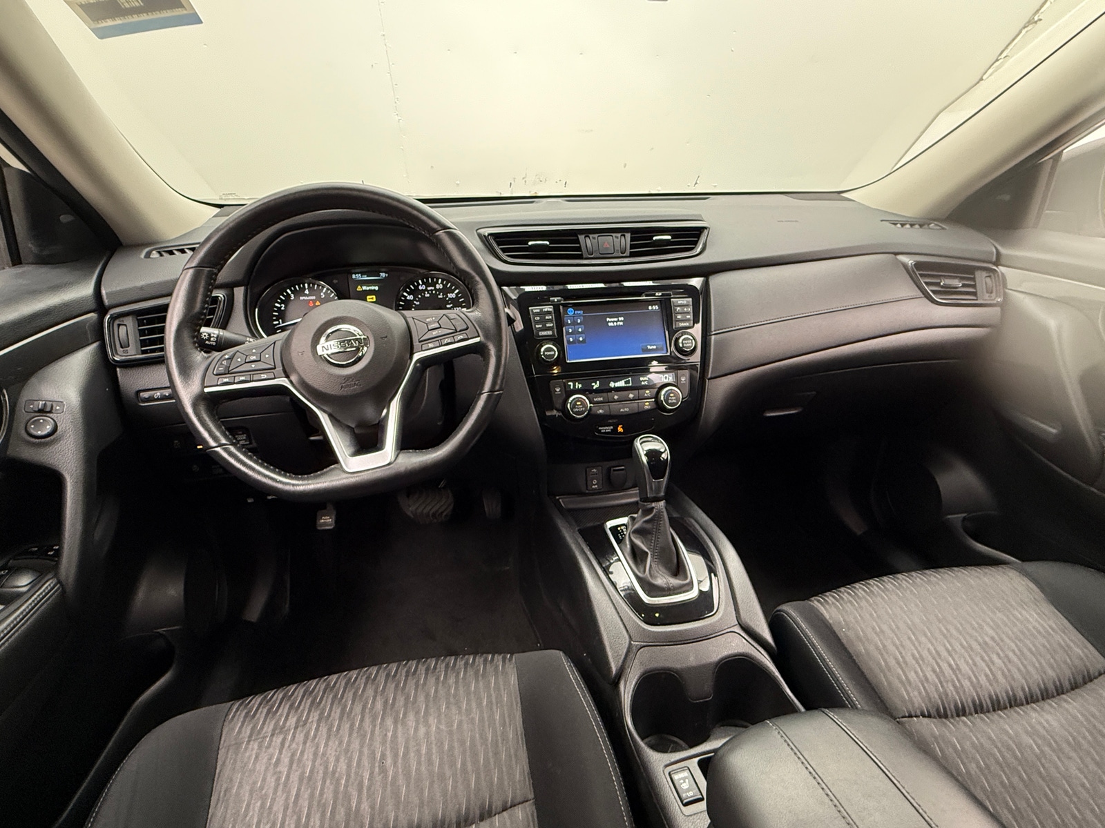 Thumbnail: 2017 Nissan Rogue - 3