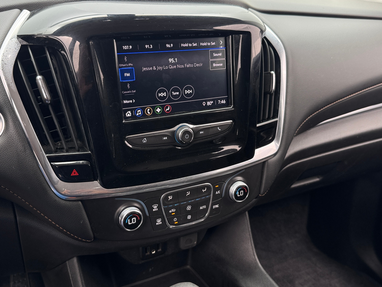 Thumbnail: 2021 Chevrolet Traverse - 4