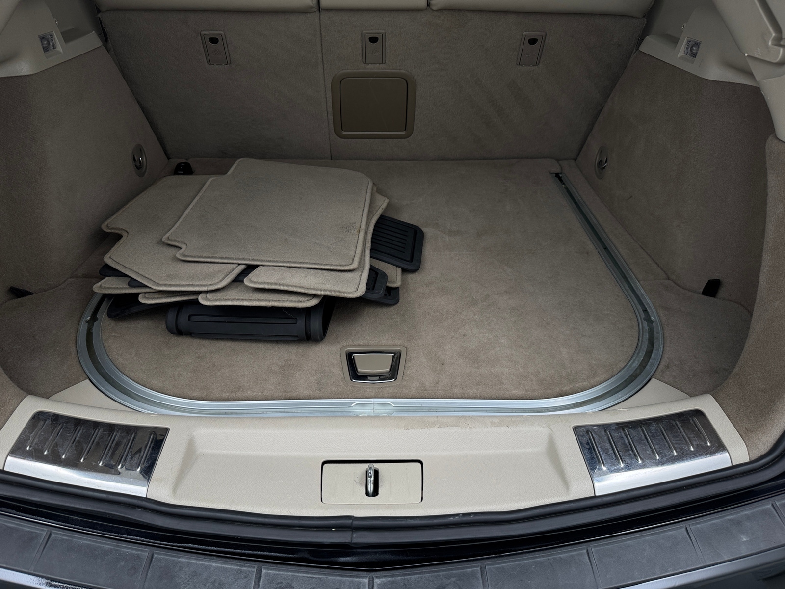 Thumbnail: 2016 Cadillac SRX - 6