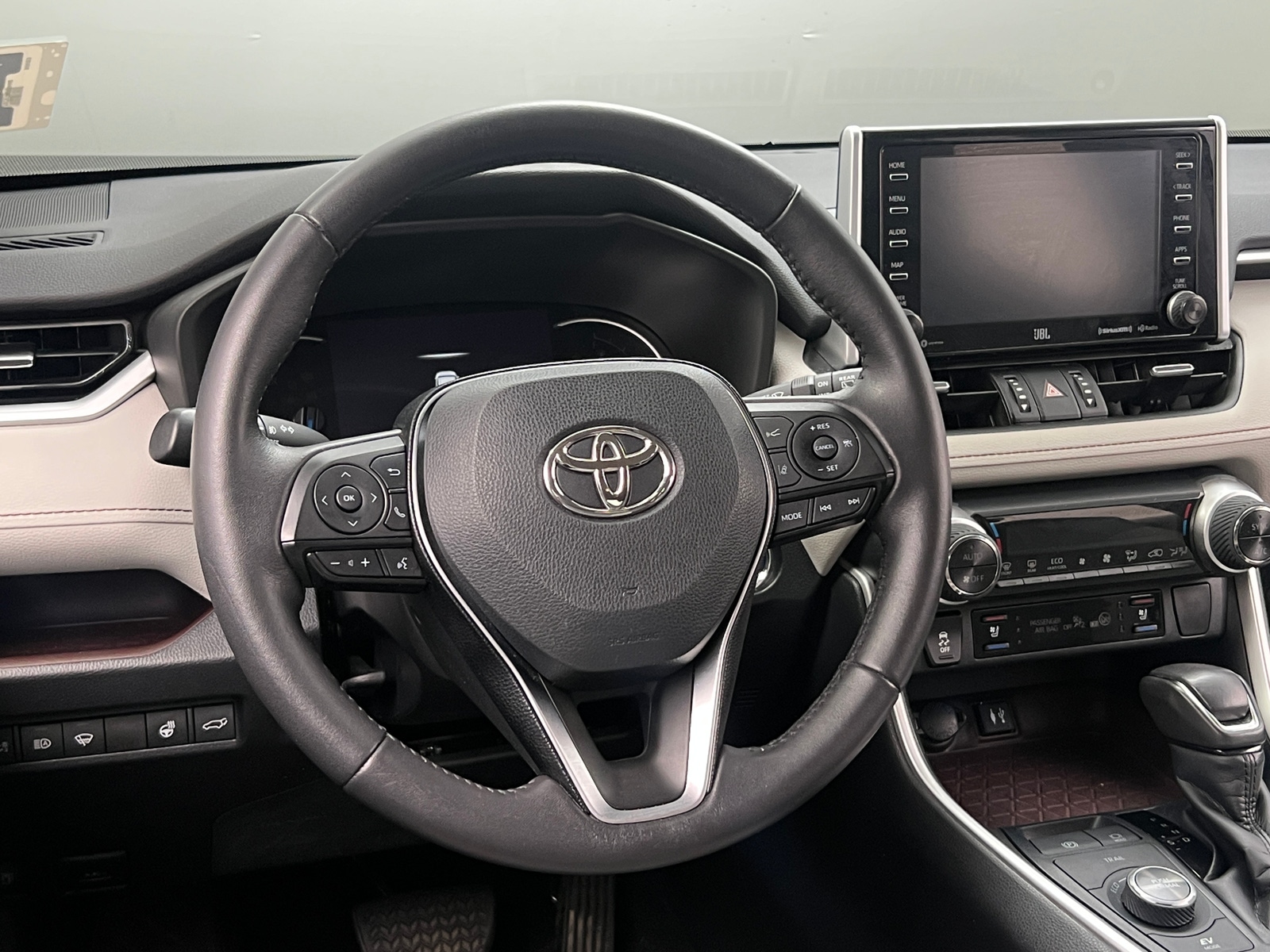 Thumbnail: 2019 Toyota RAV4 - 4