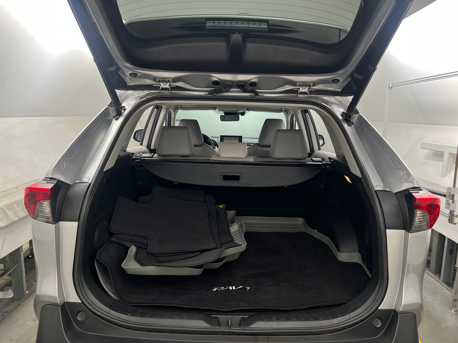 Thumbnail: 2019 Toyota RAV4 - 6