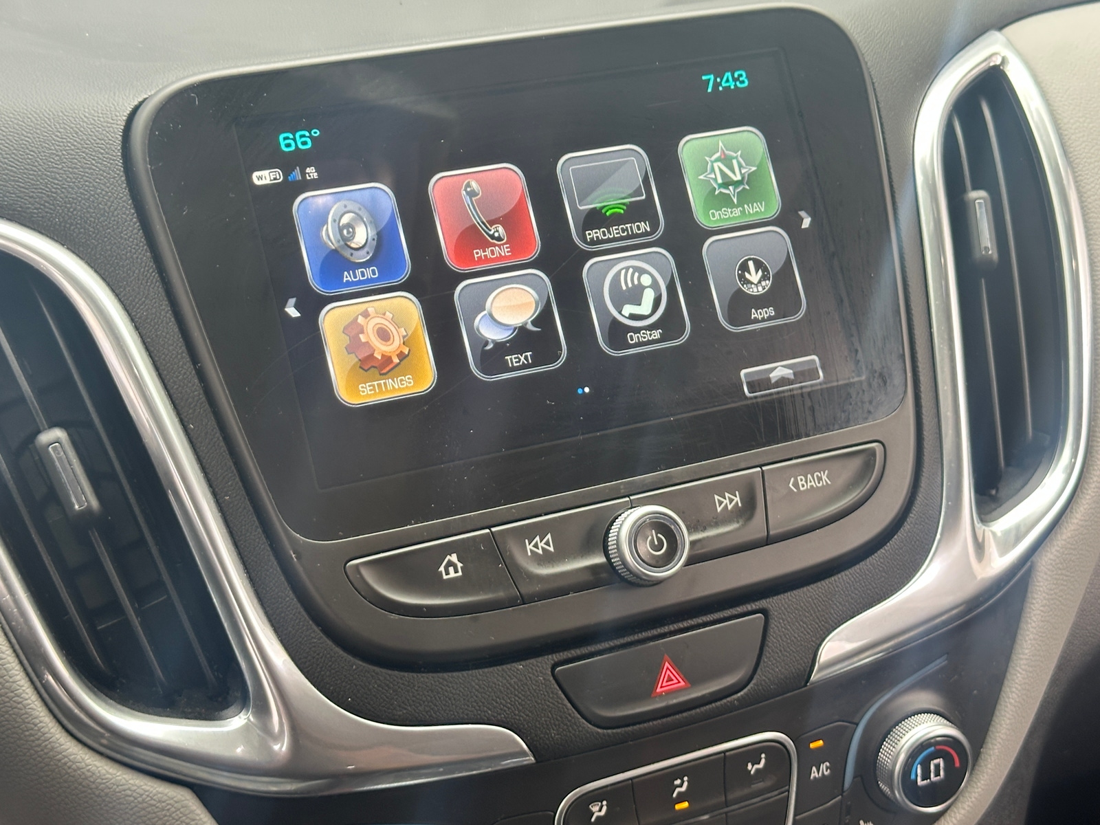 Thumbnail: 2018 Chevrolet Equinox - 4