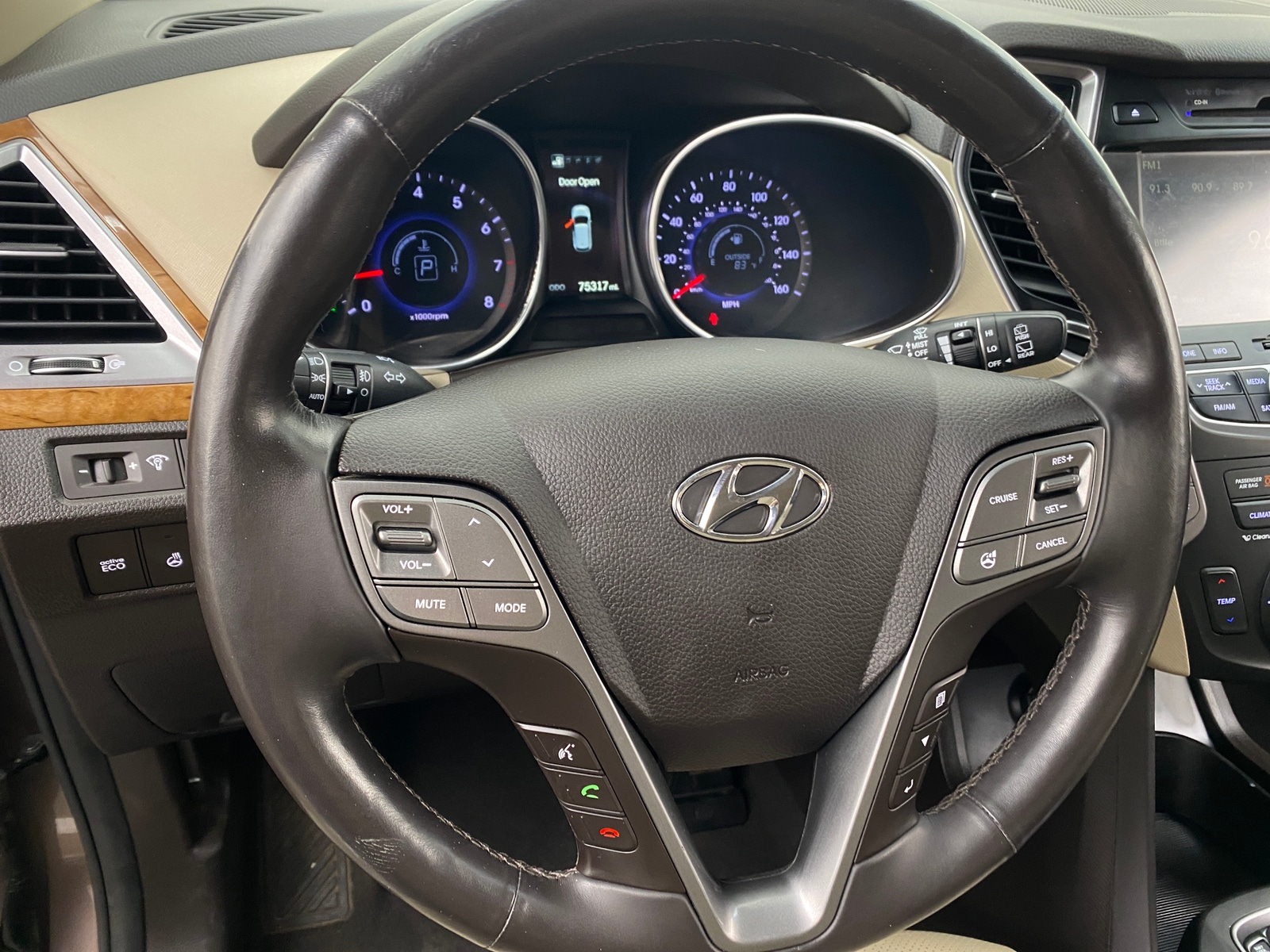Thumbnail: 2015 Hyundai Santa Fe - 4