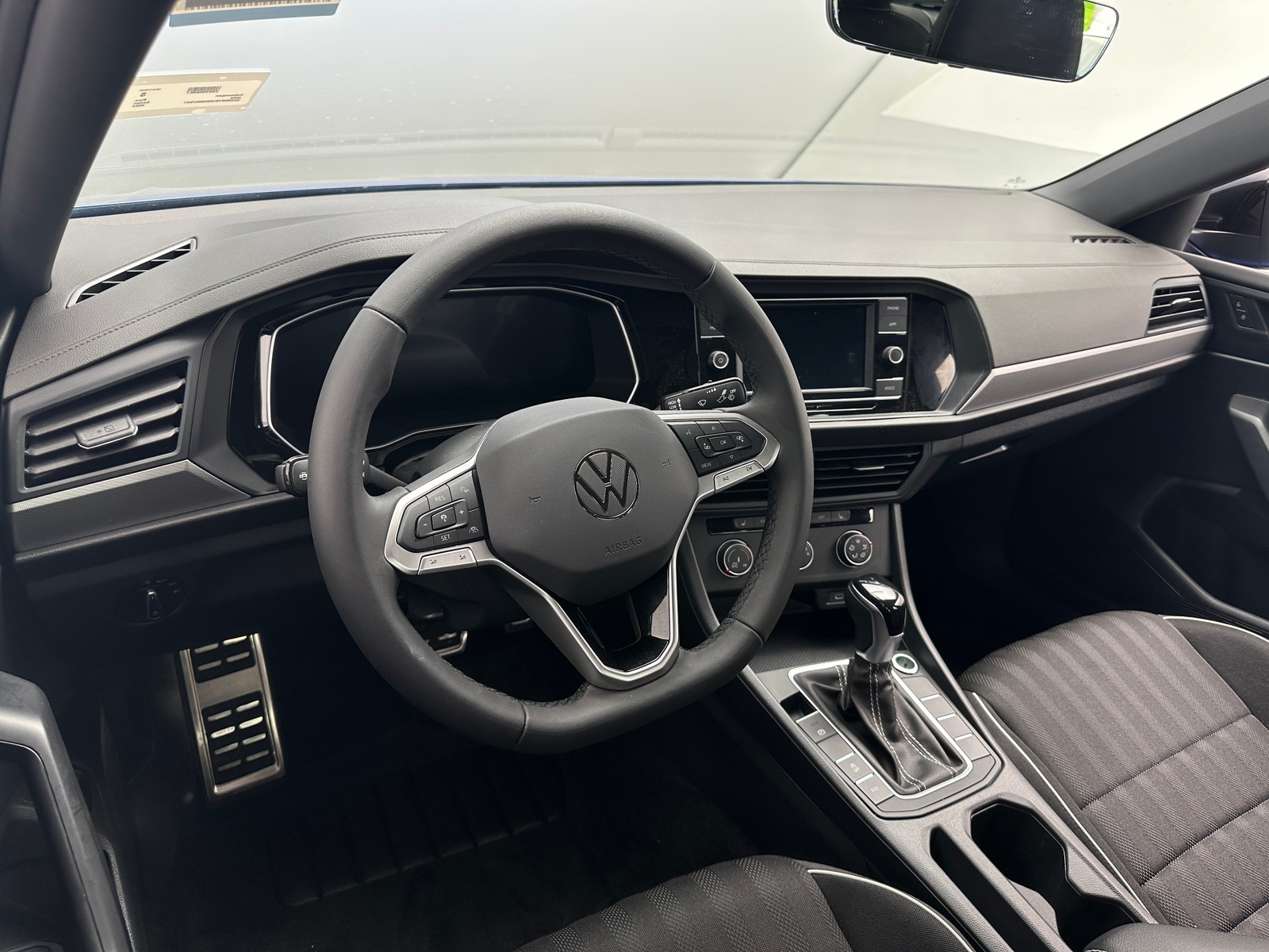 Thumbnail: 2024 Volkswagen Jetta - 3
